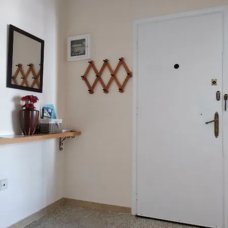 Twins 2 Minutes From Metro Station Apartment