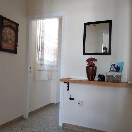 Twins 2 Minutes From Metro Station Apartment