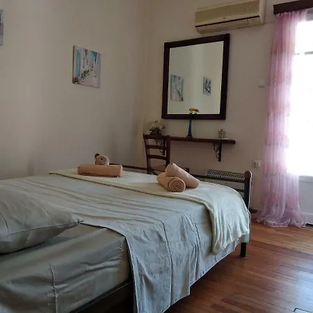 Twins 2 Minutes From Metro Station Apartment Athens